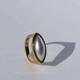 Gold plated stainless steel ring with pearl detail.
