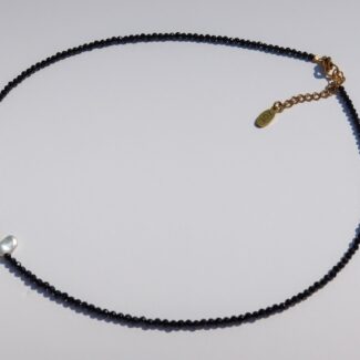 Necklace made with semiprecious gems and freshwater pearl