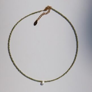 Necklace made with semiprecious gems and freshwater pearl