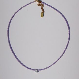 Necklace made with semiprecious gems and freshwater pearl